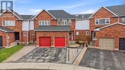 11 TOMAHAWK DRIVE Grimsby, ON L3M 5G4
