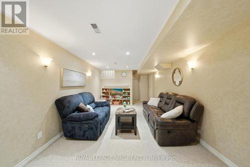 11 Tomahawk Drive, Grimsby, ON - Indoor