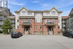 11 - 642 REARDON PRIVATE  Ottawa, ON K1V 2K8