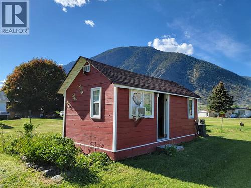 218 10Th Avenue, Keremeos, BC - Outdoor With Exterior