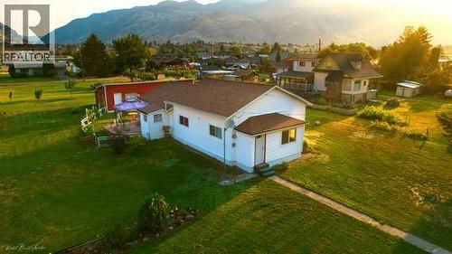 218 10Th Avenue, Keremeos, BC - Outdoor