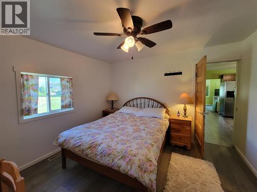218 10Th Avenue, Keremeos, BC - Indoor Photo Showing Bedroom