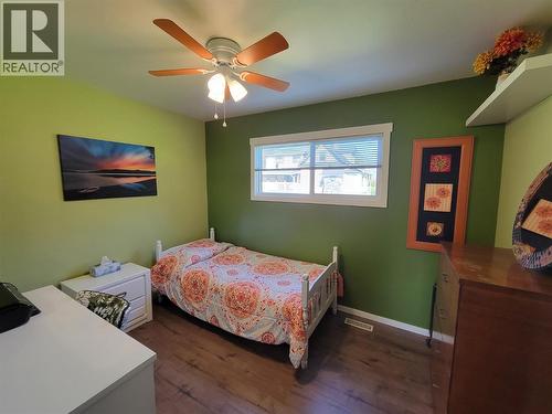 218 10Th Avenue, Keremeos, BC - Indoor Photo Showing Bedroom