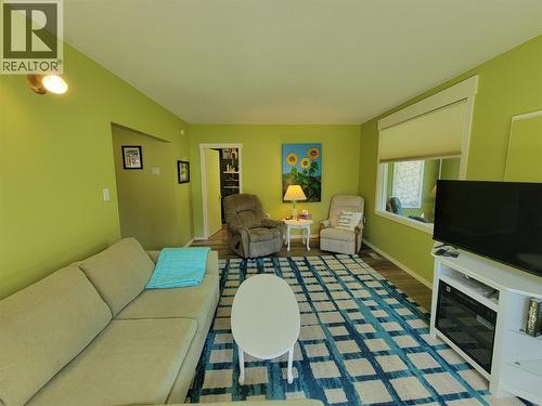 218 10Th Avenue, Keremeos, BC - Indoor