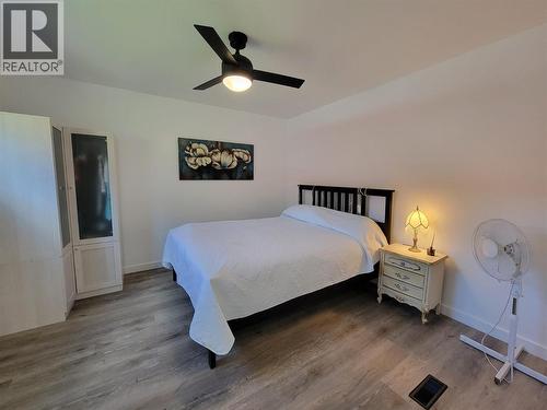 218 10Th Avenue, Keremeos, BC - Indoor Photo Showing Bedroom