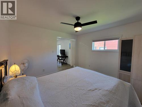 218 10Th Avenue, Keremeos, BC - Indoor Photo Showing Bedroom