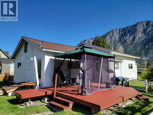 218 10Th Avenue, Keremeos, BC - Outdoor With Exterior