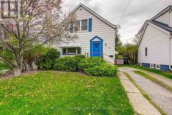 105 HILLVIEW STREET  Hamilton, ON L8S 2Z4