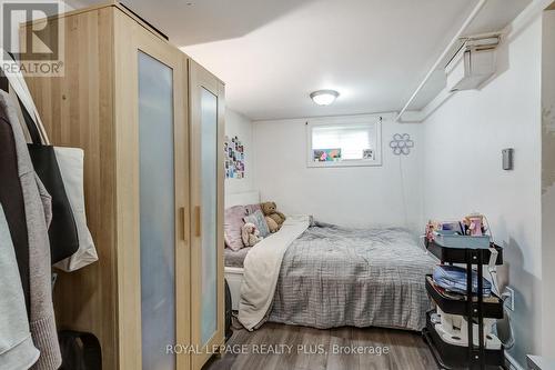 105 Hillview Street, Hamilton, ON - Indoor Photo Showing Bedroom