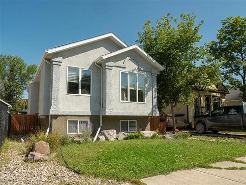 321 Mclean Ave, Selkirk, MB 