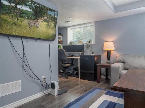 321 Mclean Ave, Selkirk, MB 