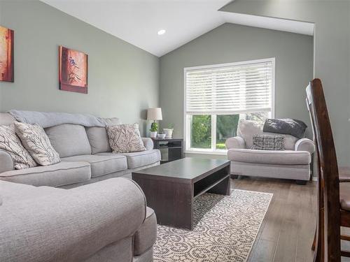 321 Mclean Ave, Selkirk, MB 