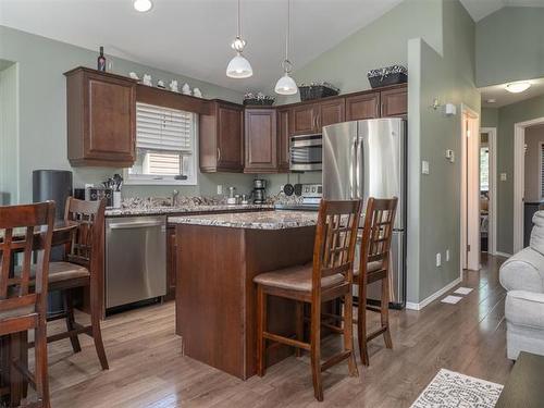 321 Mclean Ave, Selkirk, MB 