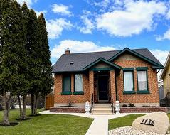 1136 Spruce ST  Winnipeg, MB R3E 2V3