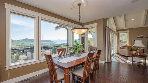 4300 Camelback Way, Vernon, BC - Indoor Photo Showing Dining Room