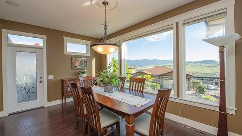 4300 Camelback Way, Vernon, BC - Indoor Photo Showing Dining Room