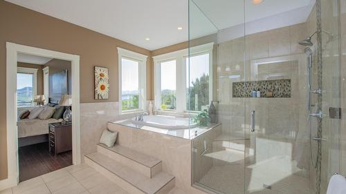4300 Camelback Way, Vernon, BC - Indoor Photo Showing Bathroom