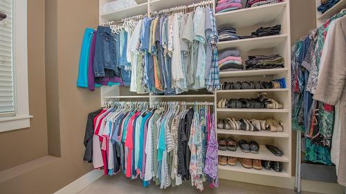 4300 Camelback Way, Vernon, BC - Indoor With Storage