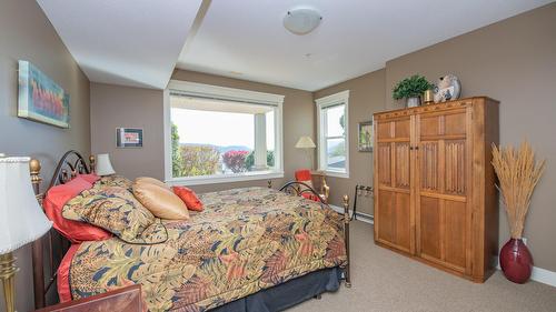 4300 Camelback Way, Vernon, BC - Indoor Photo Showing Bedroom