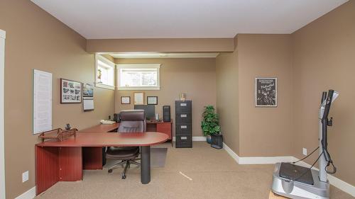 4300 Camelback Way, Vernon, BC - Indoor Photo Showing Office
