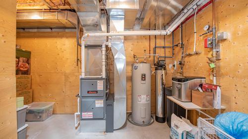 4300 Camelback Way, Vernon, BC - Indoor Photo Showing Basement