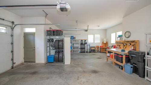 4300 Camelback Way, Vernon, BC - Indoor Photo Showing Garage