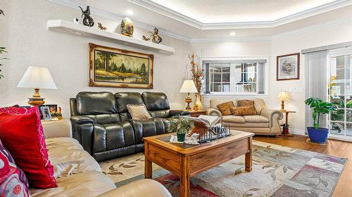 1808 Erickson Road, Creston, BC - Indoor Photo Showing Living Room
