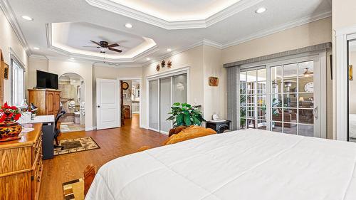 1808 Erickson Road, Creston, BC - Indoor Photo Showing Bedroom