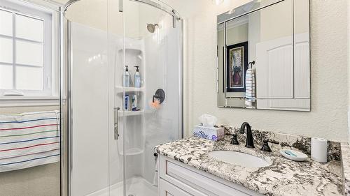 1808 Erickson Road, Creston, BC - Indoor Photo Showing Bathroom
