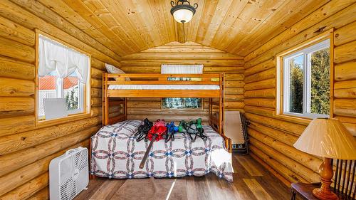 1808 Erickson Road, Creston, BC - Indoor Photo Showing Bedroom