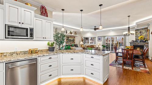 1808 Erickson Road, Creston, BC - Indoor Photo Showing Kitchen With Upgraded Kitchen