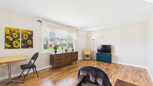 623 Devon Street, Creston, BC - Indoor