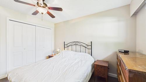 623 Devon Street, Creston, BC - Indoor Photo Showing Bedroom