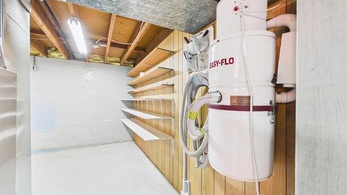 623 Devon Street, Creston, BC - Indoor