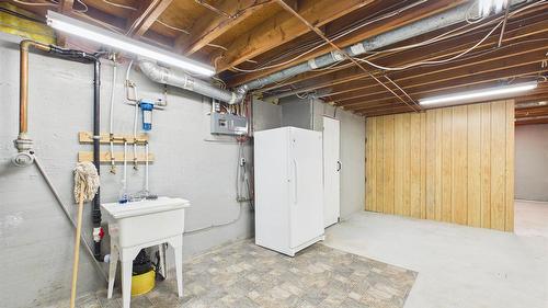 623 Devon Street, Creston, BC - Indoor Photo Showing Basement