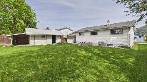 623 Devon Street, Creston, BC - Outdoor