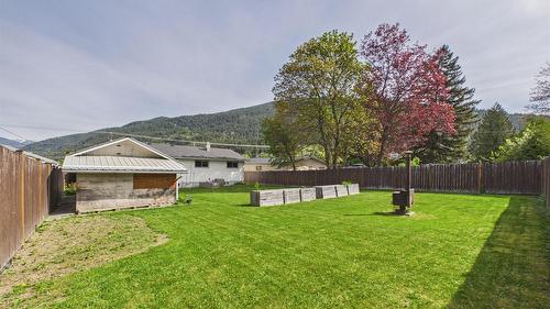 623 Devon Street, Creston, BC - Outdoor With Backyard
