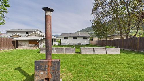 623 Devon Street, Creston, BC - Outdoor