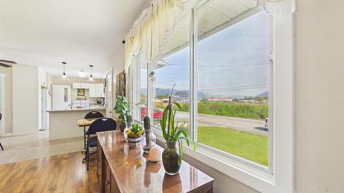 623 Devon Street, Creston, BC - Indoor