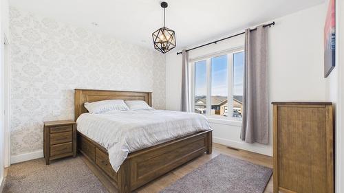 2117 16Th Street, Cranbrook, BC - Indoor Photo Showing Bedroom