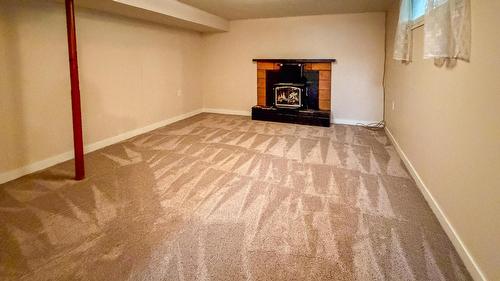 811 28Th Avenue, Cranbrook, BC - Indoor With Fireplace
