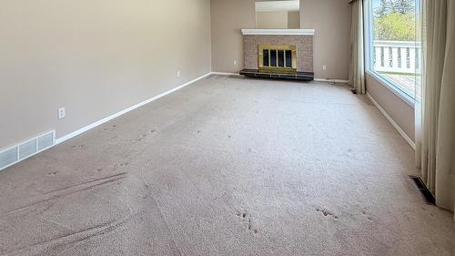 811 28Th Avenue, Cranbrook, BC - Indoor With Fireplace
