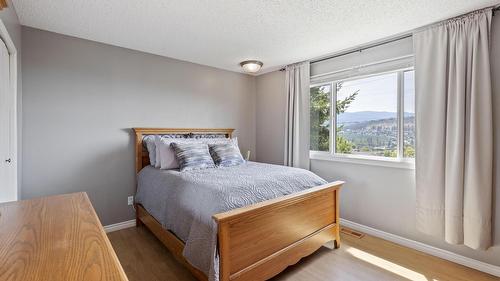 1285 Begley Road, Kelowna, BC - Indoor Photo Showing Bedroom