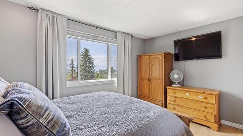 1285 Begley Road, Kelowna, BC - Indoor Photo Showing Bedroom