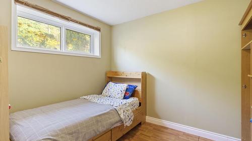 1285 Begley Road, Kelowna, BC - Indoor Photo Showing Bedroom