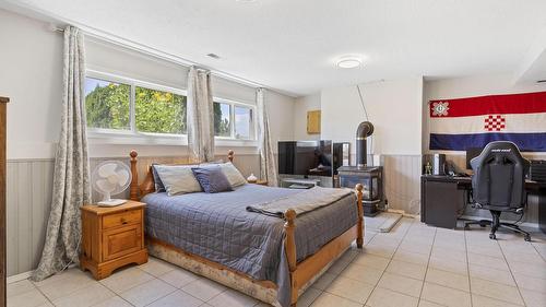 1285 Begley Road, Kelowna, BC - Indoor Photo Showing Bedroom