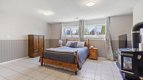 1285 Begley Road, Kelowna, BC - Indoor Photo Showing Bedroom