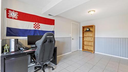 1285 Begley Road, Kelowna, BC - Indoor