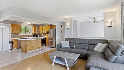 1285 Begley Road, Kelowna, BC - Indoor Photo Showing Other Room