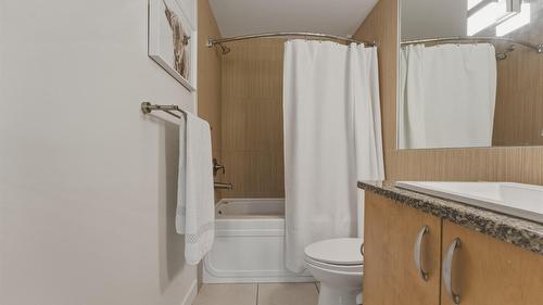 2303-7343 Okanagan Landing Road, Vernon, BC - Indoor Photo Showing Bathroom